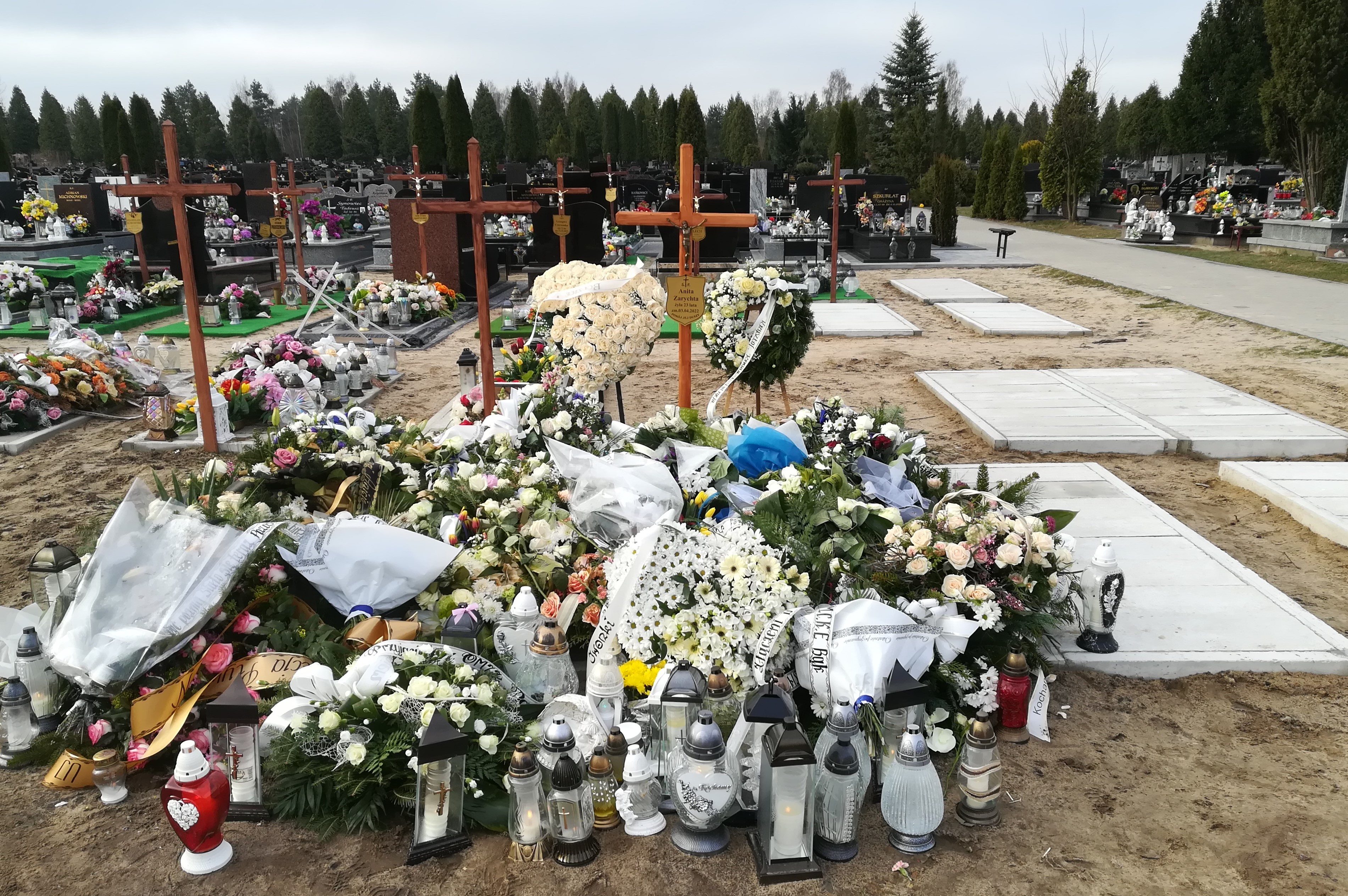 Anita Zarychta 1998 Skarżysko Kamienna - Grobonet - Wyszukiwarka osób pochowanych